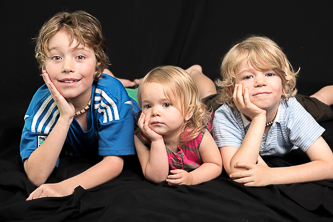 Studio family portrait with Ginger. Photos by Motti Montreal|Vaudreil family portrait photographer